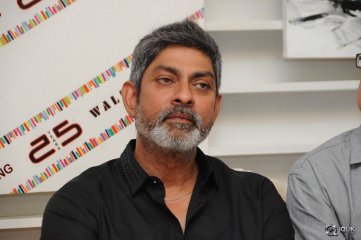 Celebs at Walden 25 Years Press Meet